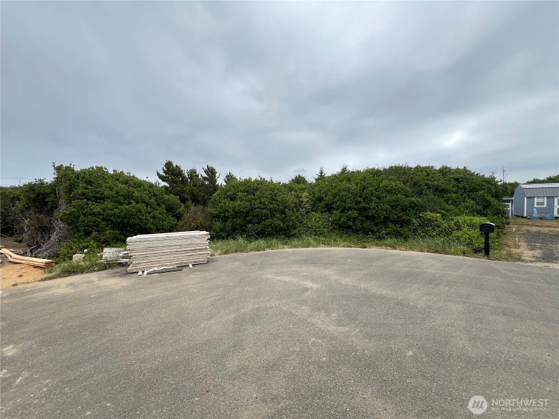719 Reporter Ct SW
