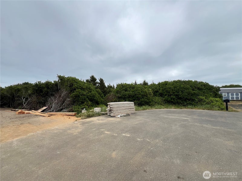 719 Reporter Ct SW