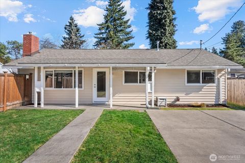 Photo of 17004 11th Avenue NE, Shoreline, WA 98155 (MLS # 2497520)