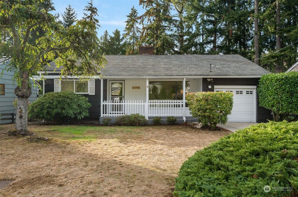 Photo of 16837 Palatine Avenue N, Shoreline, WA 98133 (MLS # 2018805)