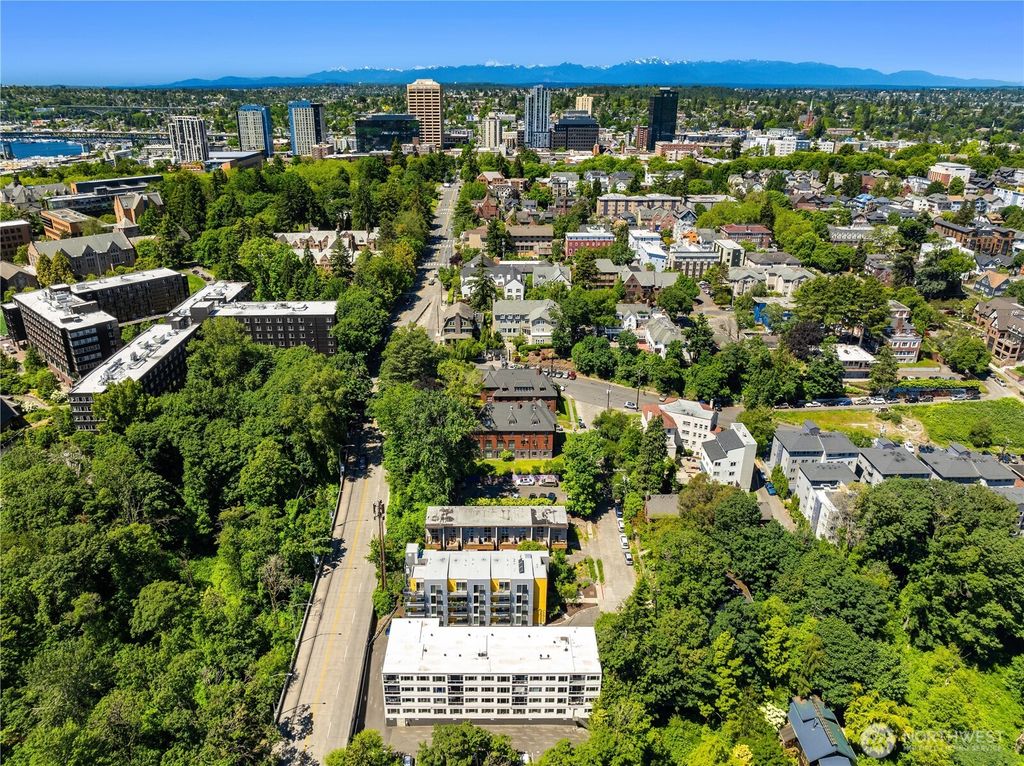 Photo of 2233 NE 46th Street, Seattle, WA 98105 (MLS # 2523459)