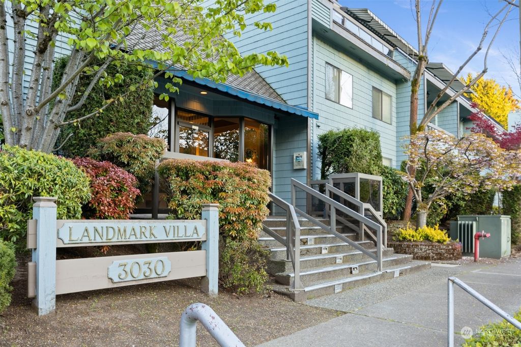 Photo of 3030 80th Avenue SE #302, Mercer Island, WA 98040 (MLS # 2225131)