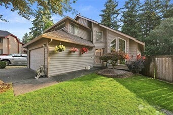Photo of 1105 SW 352nd Street, Federal Way, WA 98023 (MLS # 2590875)
