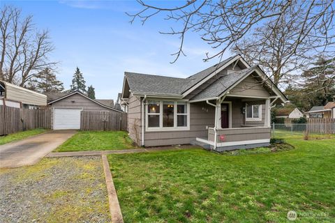 Photo of 610 115th ST S, Tacoma, WA 98444 (MLS # 2473190)