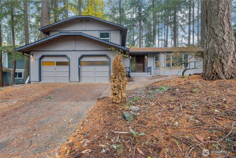 Photo of 7040 41st Avenue SE, Lacey, WA 98503 (MLS # 2453844)