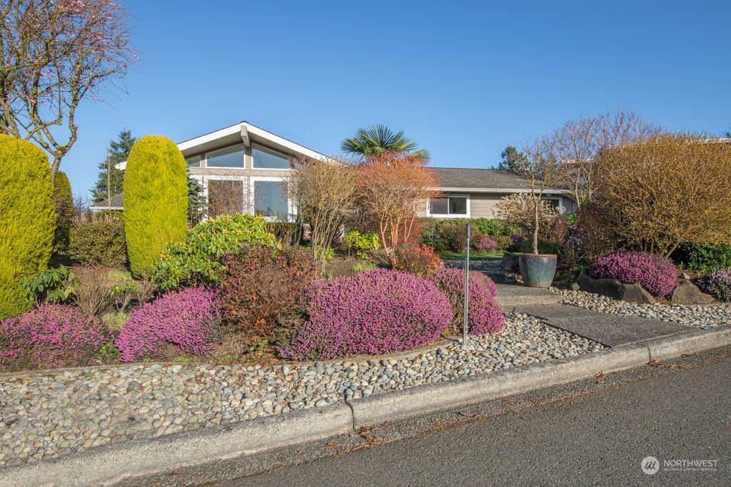 Photo of 29412 7th Place S, Federal Way, WA 98003 (MLS # 2199311)