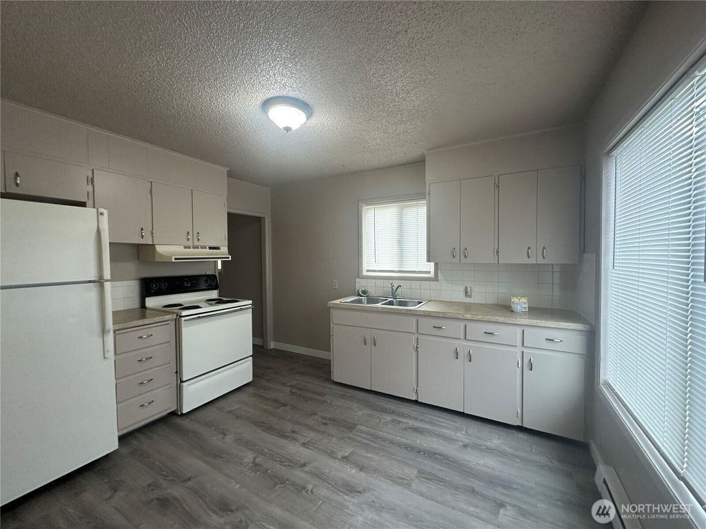 Photo of 404 N 13th Street, Shelton, WA 98584 (MLS # 2505967)