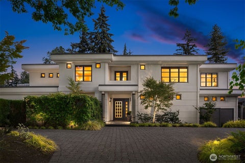 Photo of 8457 NE 7th Street, Medina, WA 98039 (MLS # 2574325)