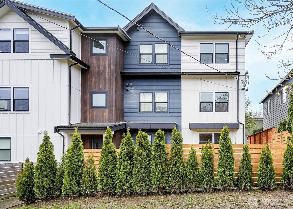 Photo of 2809 E Denny Way #C, Seattle, WA 98122 (MLS # 2385036)