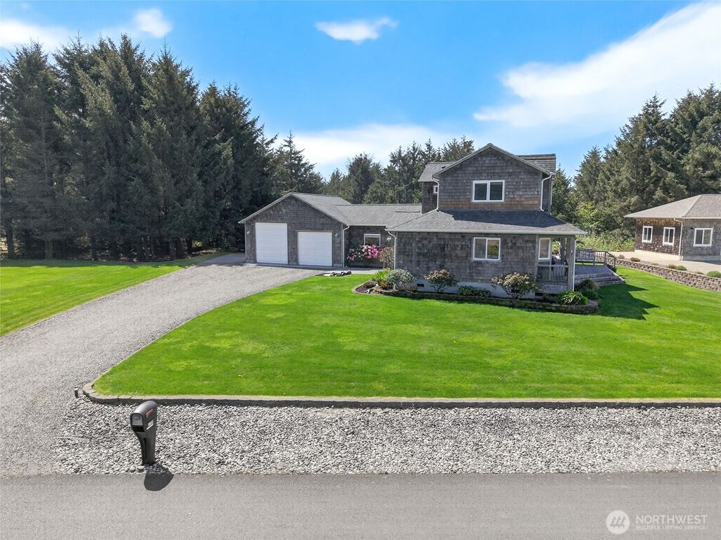 Photo of 1104 120th Place, Long Beach, WA 98631 (MLS # 2515870)