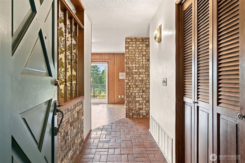353 Crestview Drive