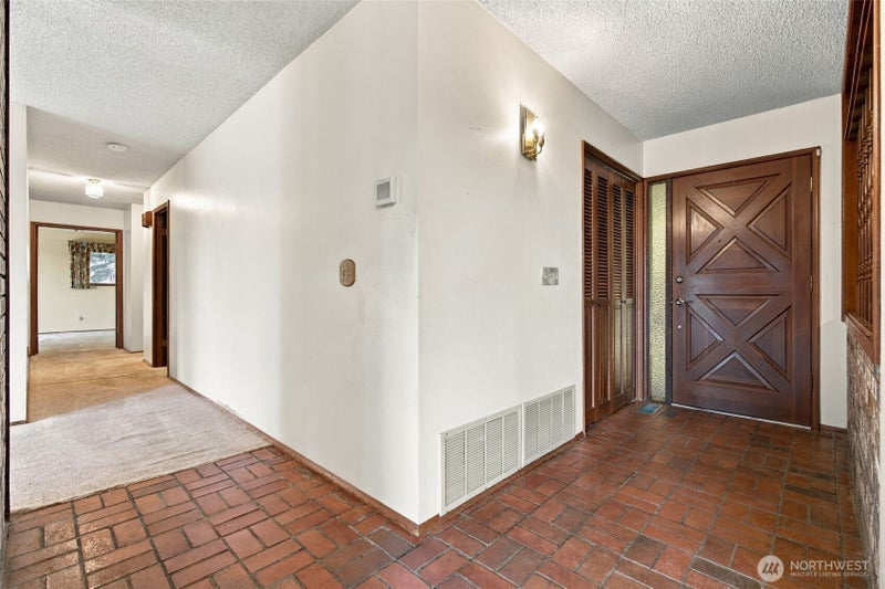 353 Crestview Drive