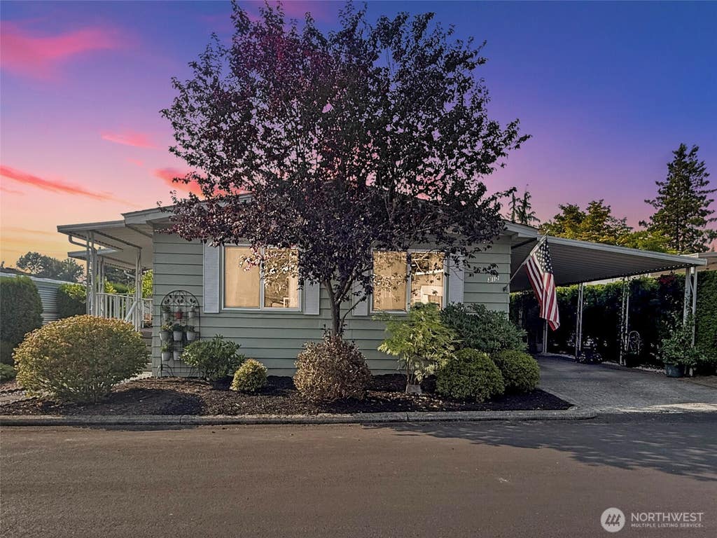 Photo of 620 112th Street SE #312, Everett, WA 98208 (MLS # 2569808)