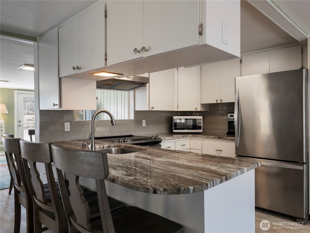 Photo of 7217 20th Avenue SE, Lacey, WA 98503 (MLS # 2464554)