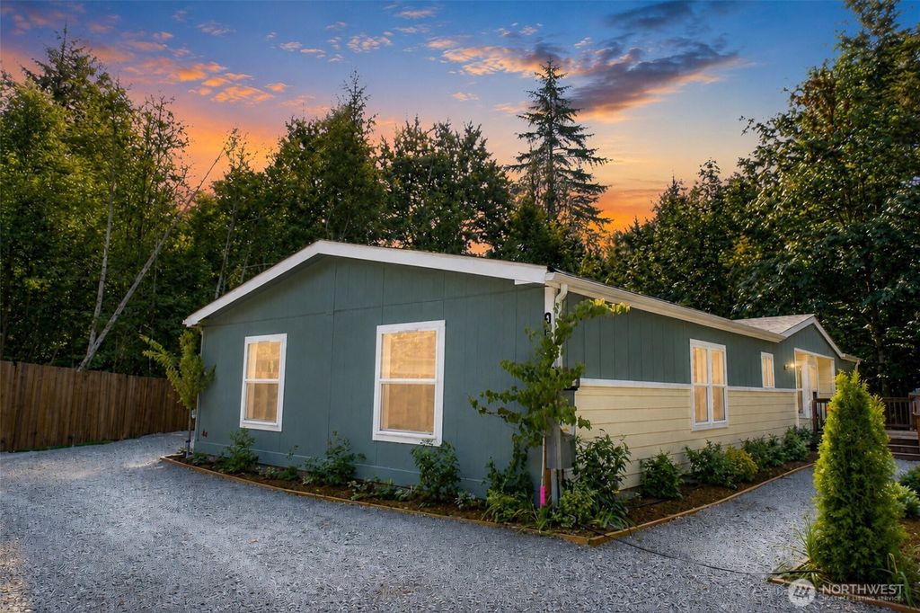Photo of 1059 E Crestview Drive, Shelton, WA 98584 (MLS # 2560244)