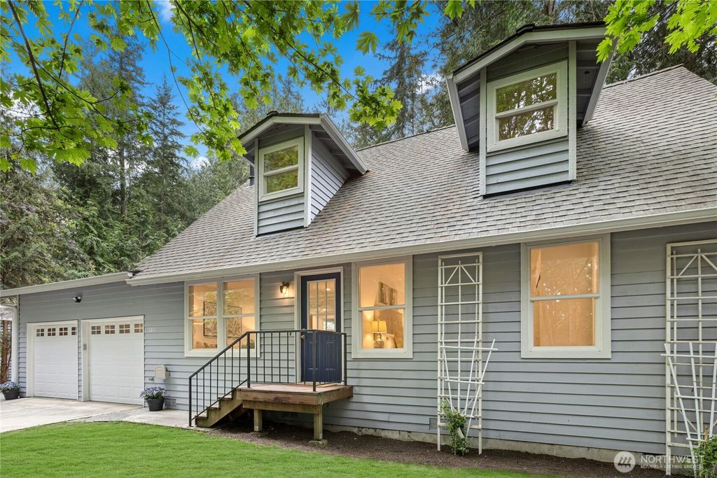 Photo of 3211 W Ames Lake Drive NE, Redmond, WA 98053 (MLS # 2517905)
