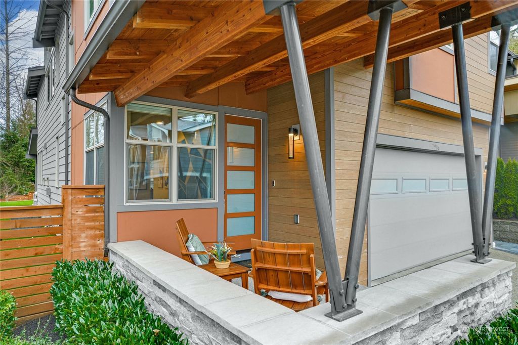 Photo of 7916 NE 201st Place, Kenmore, WA 98028 (MLS # 2196308)