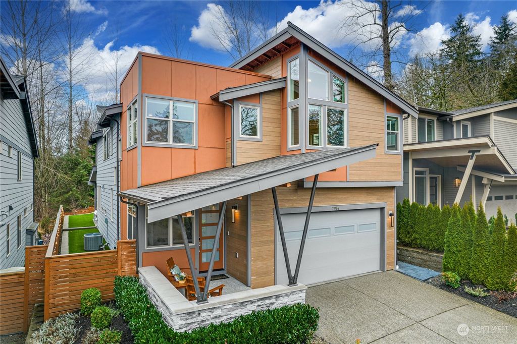 Photo of 7916 NE 201st Place, Kenmore, WA 98028 (MLS # 2196308)