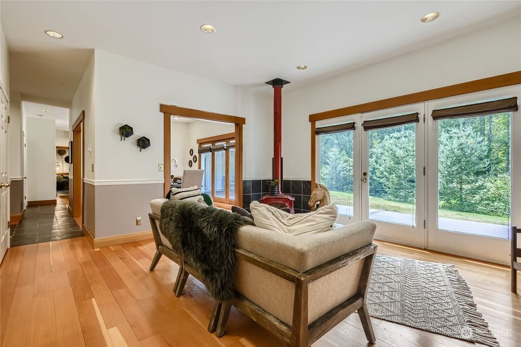 Photo of 32310 SE 54th Street, Fall City, WA 98024 (MLS # 2143043)