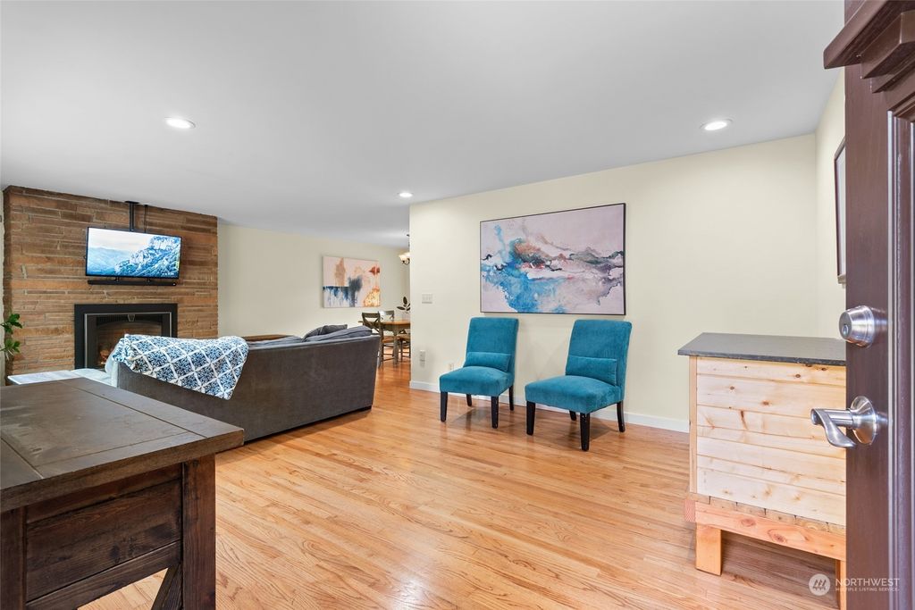 Photo of 12841 81st Avenue NE, Kirkland, WA 98034 (MLS # 2298965)