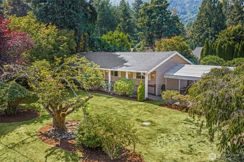 Photo of 1245 6th Avenue SE, Issaquah, WA 98027 (MLS # 2571284)