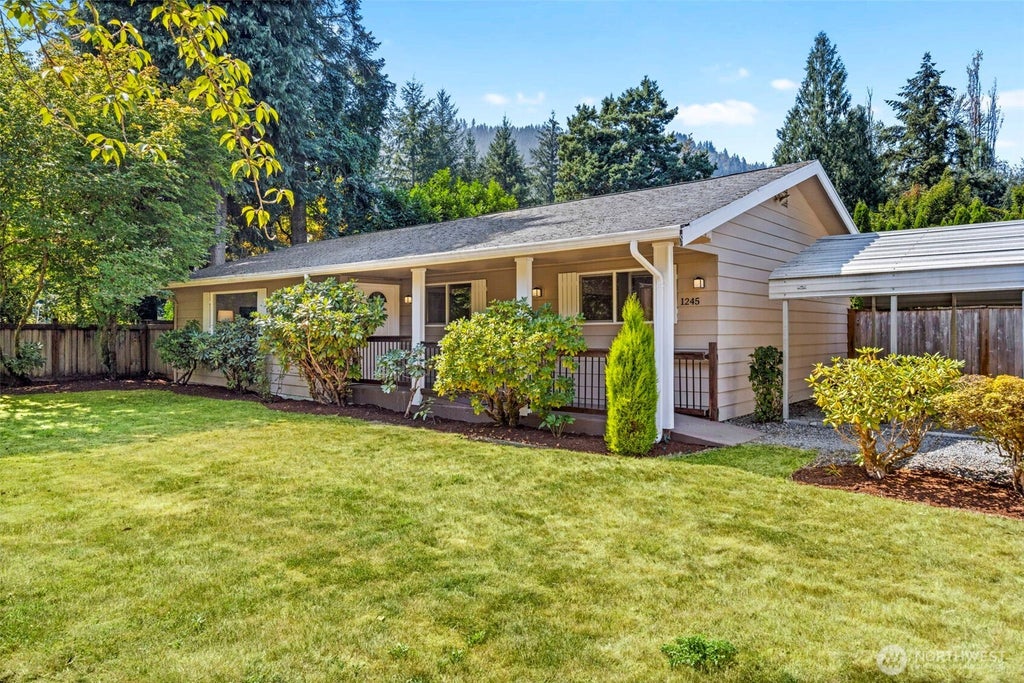 Photo of 1245 6th Avenue SE, Issaquah, WA 98027 (MLS # 2571284)