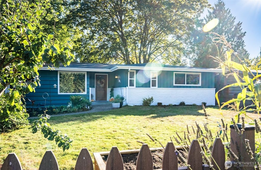 Photo of 303 NW 203rd Street, Shoreline, WA 98177 (MLS # 2442008)