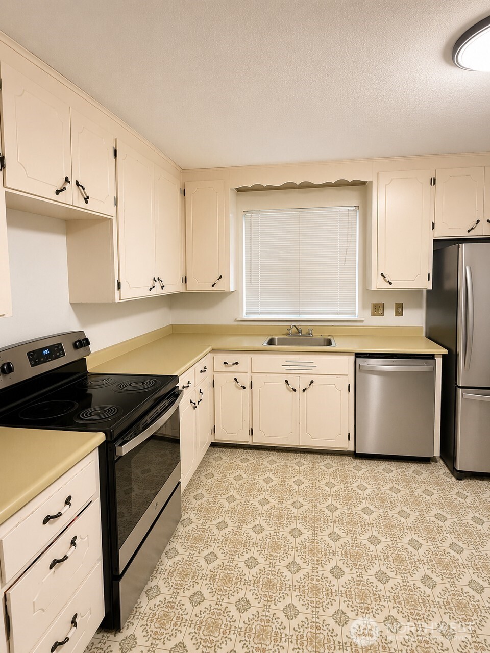 22704 2nd Drive SE
