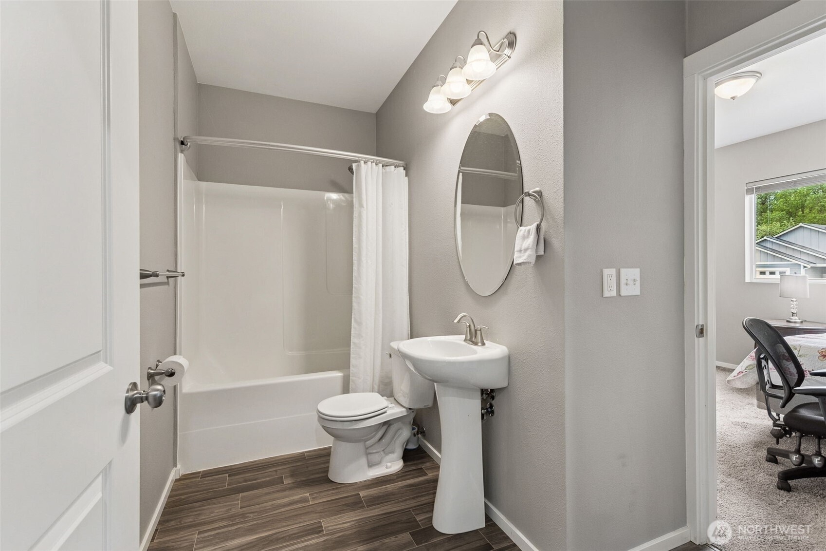 Tenino, Washington 98589, United States, 4 Bedrooms Bedrooms, ,3 BathroomsBathrooms,Residential,Contingent,132688