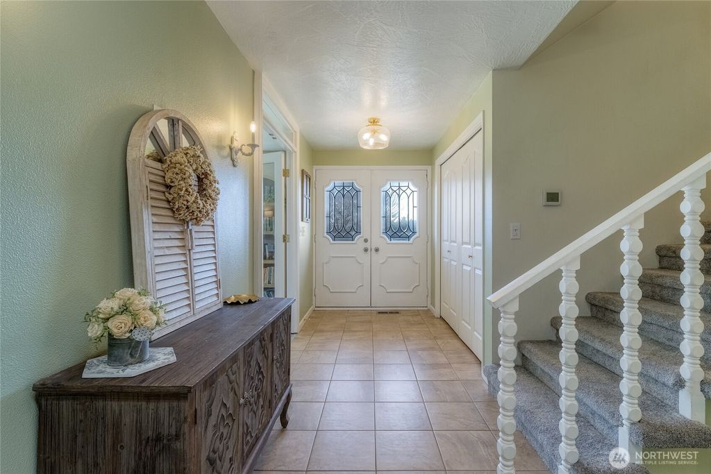 Photo of 377 SE Highland Park Drive, College Place, WA 99324 (MLS # 2473406)