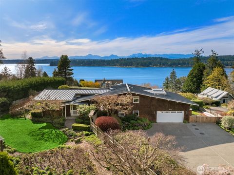 14735 Henderson Road NE Bainbridge Island WA 98110