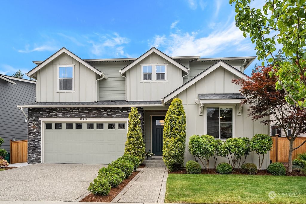 Photo of 10141 134th Place NE, Kirkland, WA 98033 (MLS # 2074814)