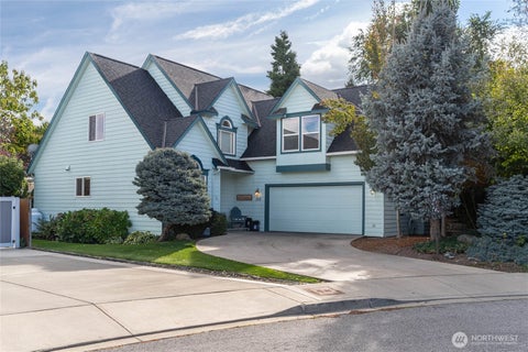 Photo of 1715 Brandi Terrace, Wenatchee, WA 98801 (MLS # 2592968)