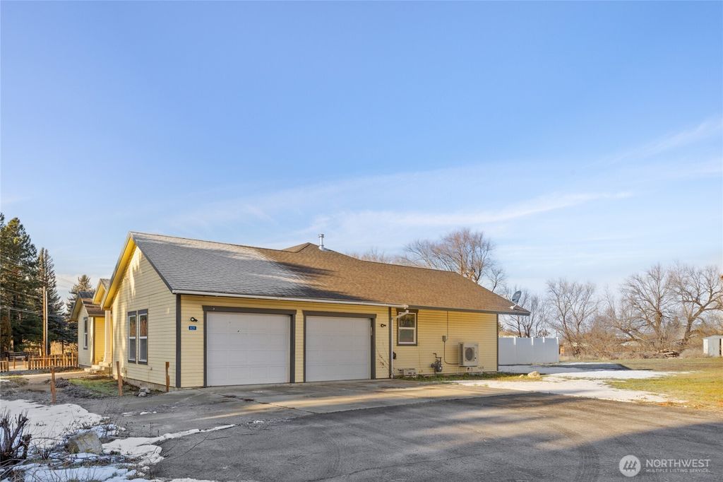 Photo of 821 Sanders Road, Ellensburg, WA 98926 (MLS # 2463831)