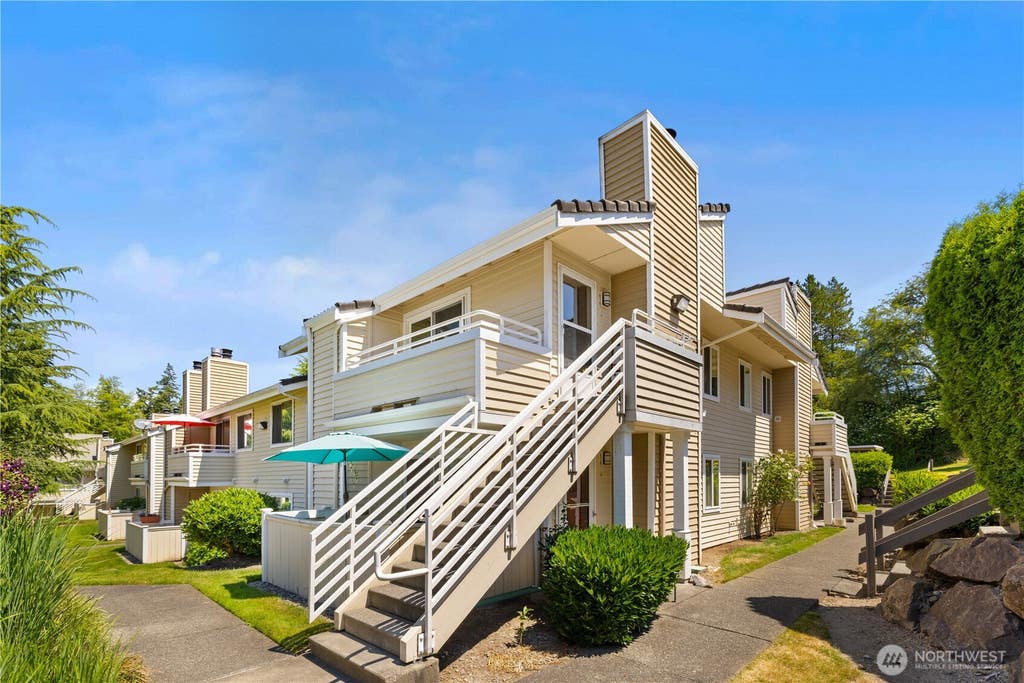 Photo of 21303 52nd Avenue W #C220, Mountlake Terrace, WA 98043 (MLS # 2545519)