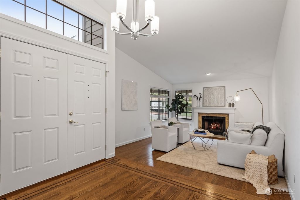 Photo of 16135 SE 33rd Lane, Bellevue, WA 98008 (MLS # 2038663)