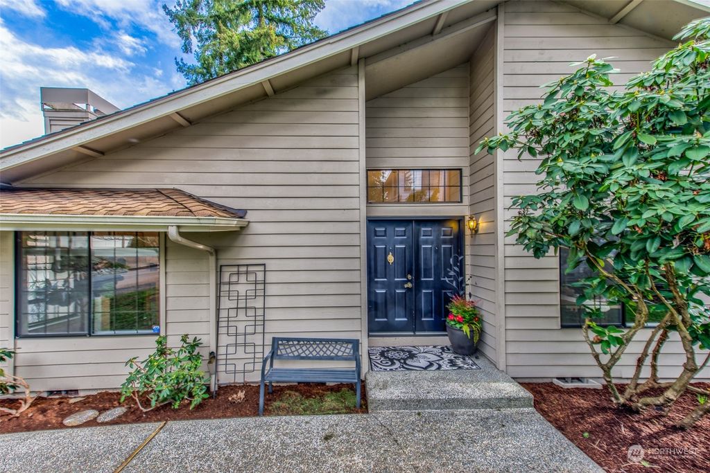 Photo of 16135 SE 33rd Lane, Bellevue, WA 98008 (MLS # 2038663)