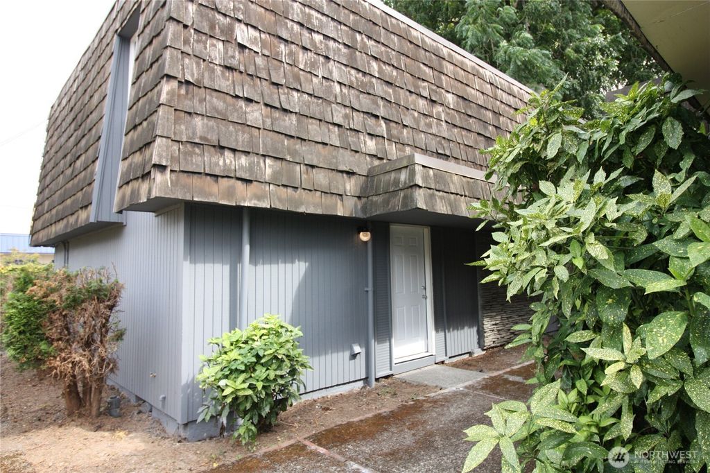 Photo of 1903 W 31st Street, Vancouver, WA 98660 (MLS # 2510719)