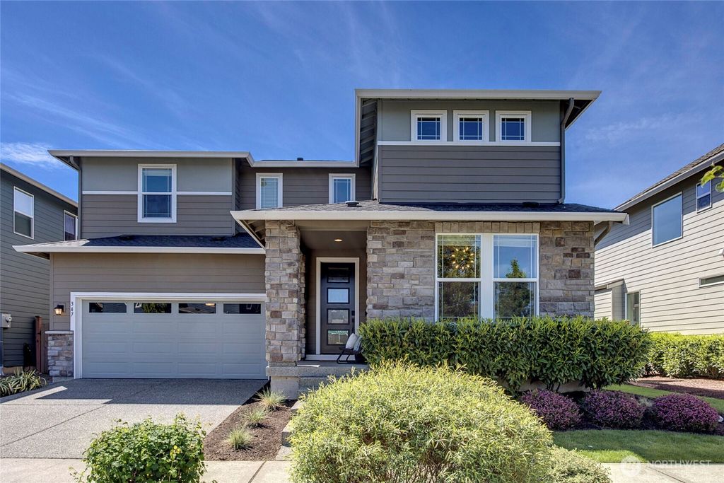 Photo of 347 Vaughan Boulevard NE, North Bend, WA 98045 (MLS # 2353553)