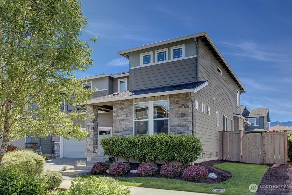 Photo of 347 Vaughan Boulevard NE, North Bend, WA 98045 (MLS # 2353553)