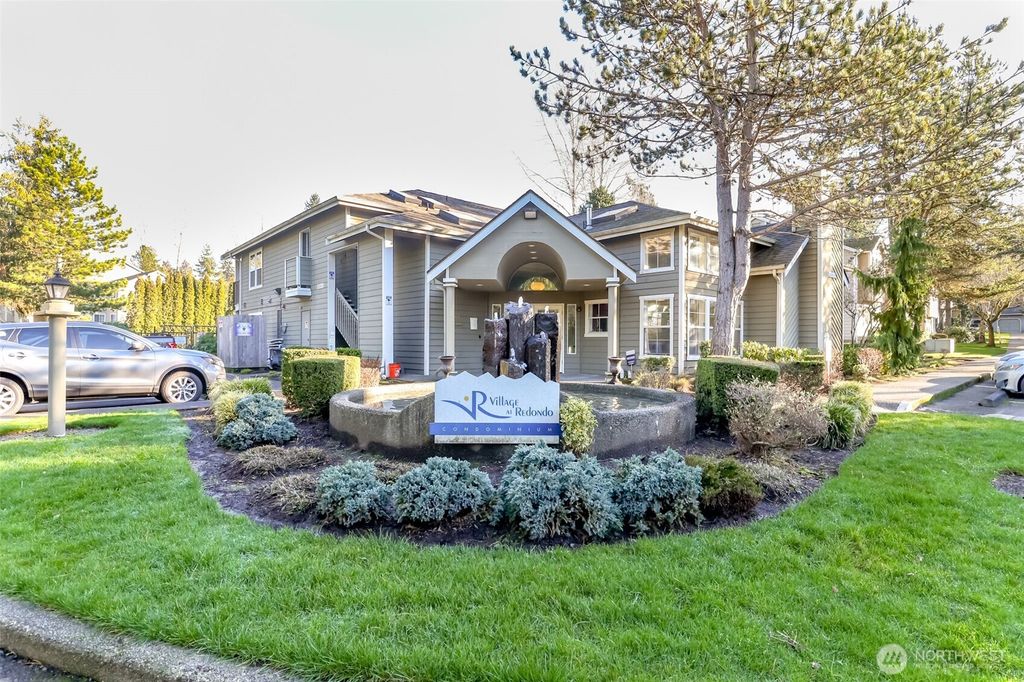 Photo of 1847 S 286th Lane #U204, Federal Way, WA 98003 (MLS # 2471520)