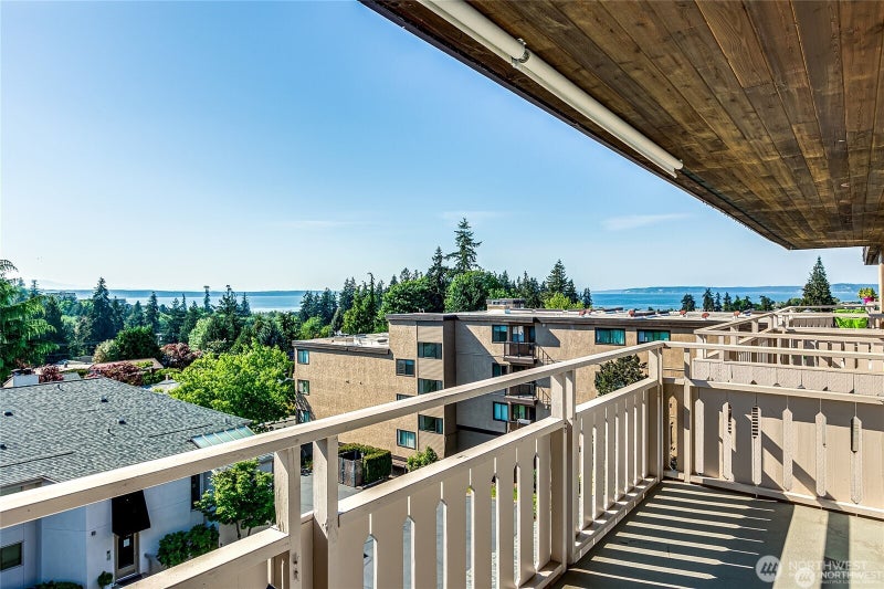 1110 5th Avenue S 402