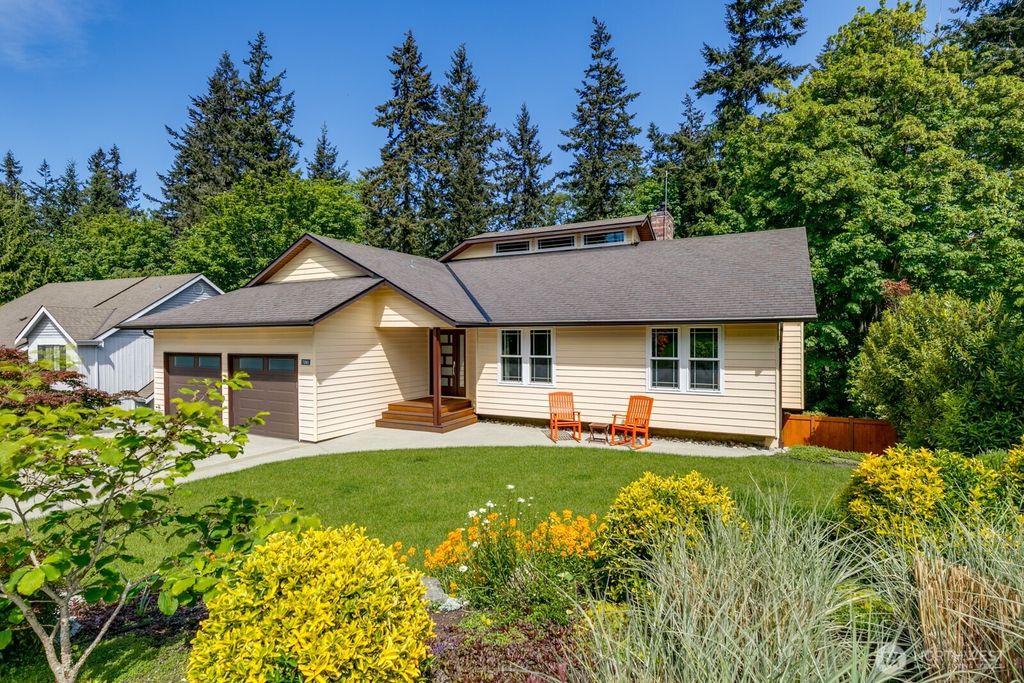 Photo of 7280 44th Place W, Mukilteo, WA 98275 (MLS # 2527399)