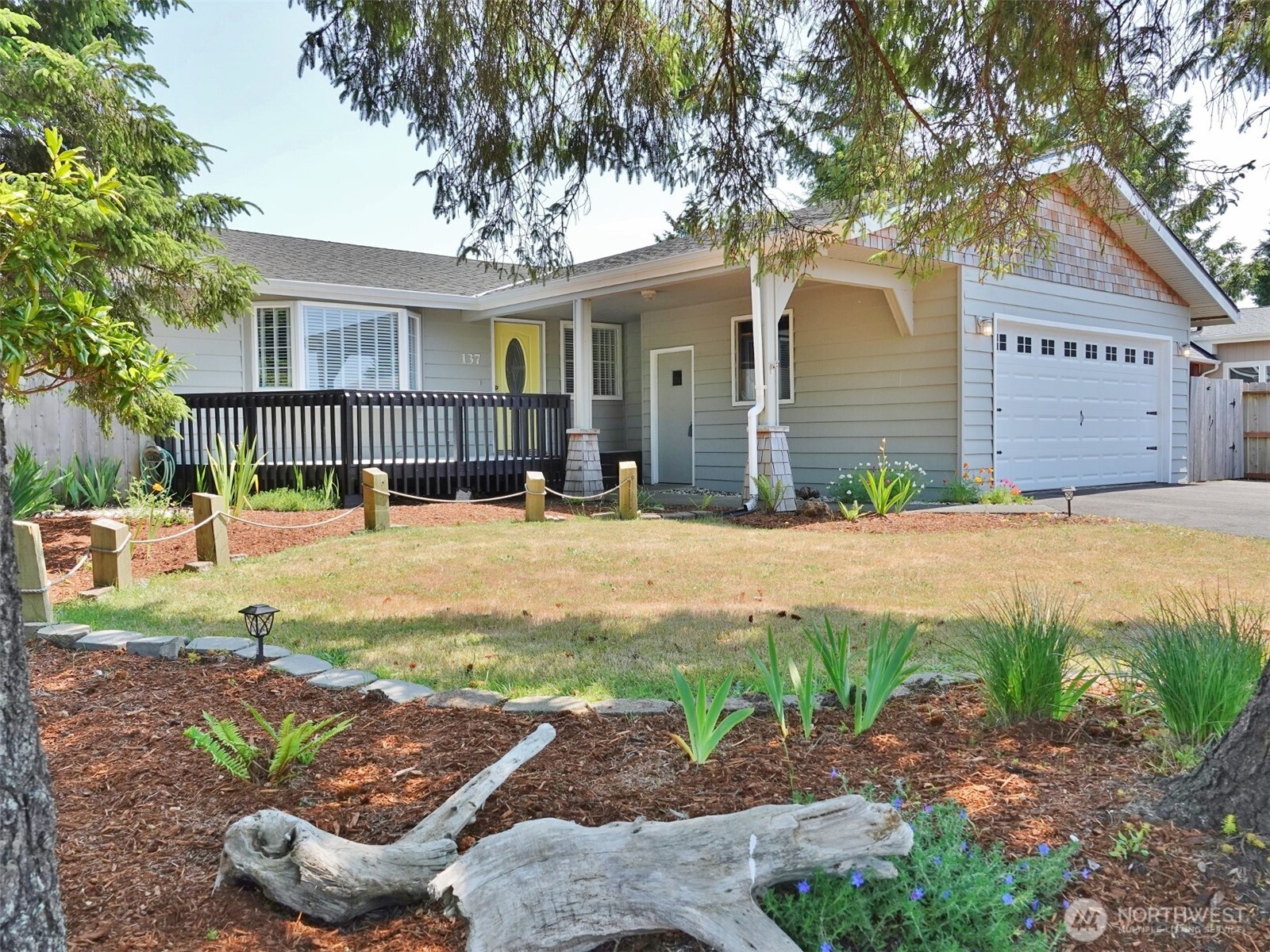 137 S Razor Clam Drive SW