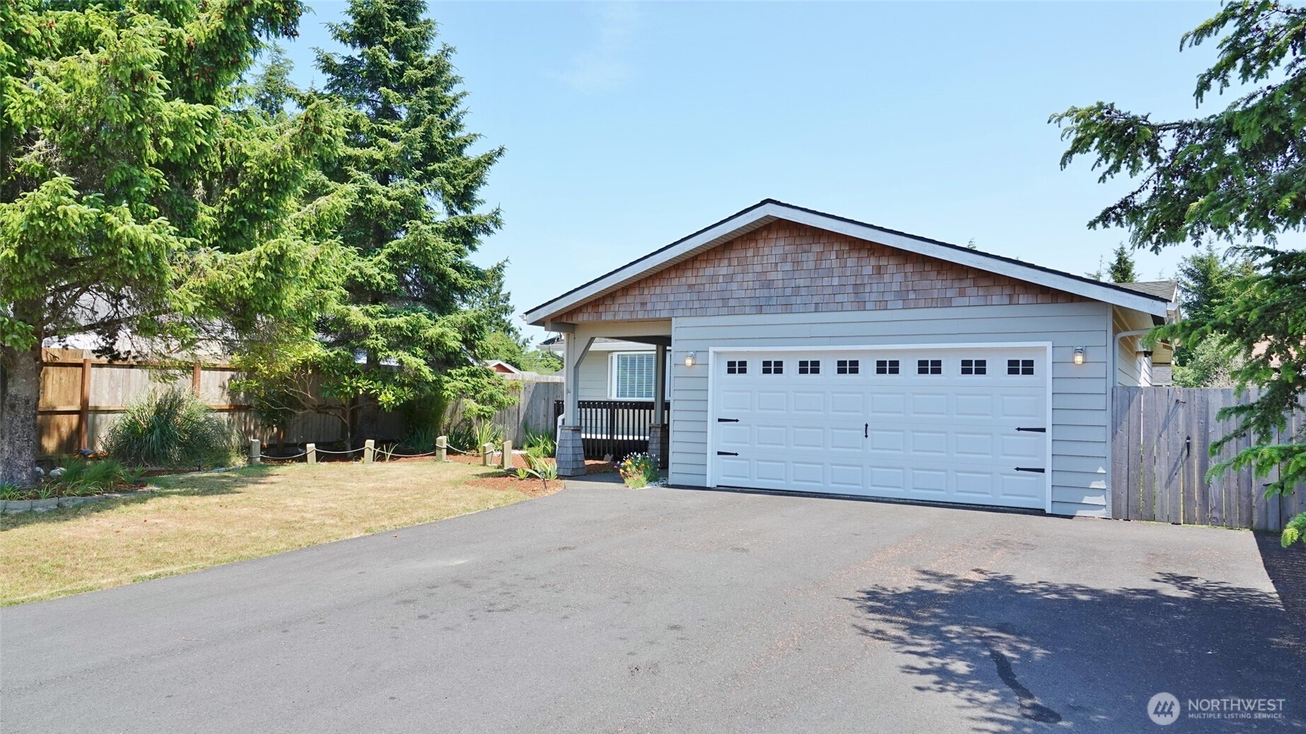 137 S Razor Clam Drive SW
