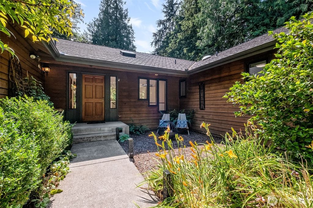 Photo of 26537 SE 224 Street, Maple Valley, WA 98038 (MLS # 2415521)