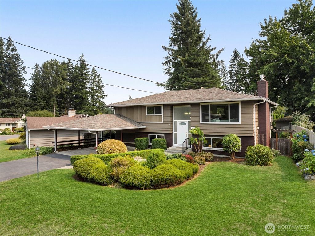 Photo of 2520 166th Avenue NE, Bellevue, WA 98008 (MLS # 2439946)