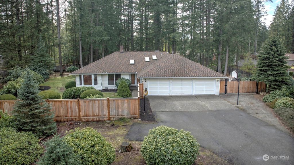 Photo of 17015 SE 323rd Place, Auburn, WA 98092 (MLS # 2034838)