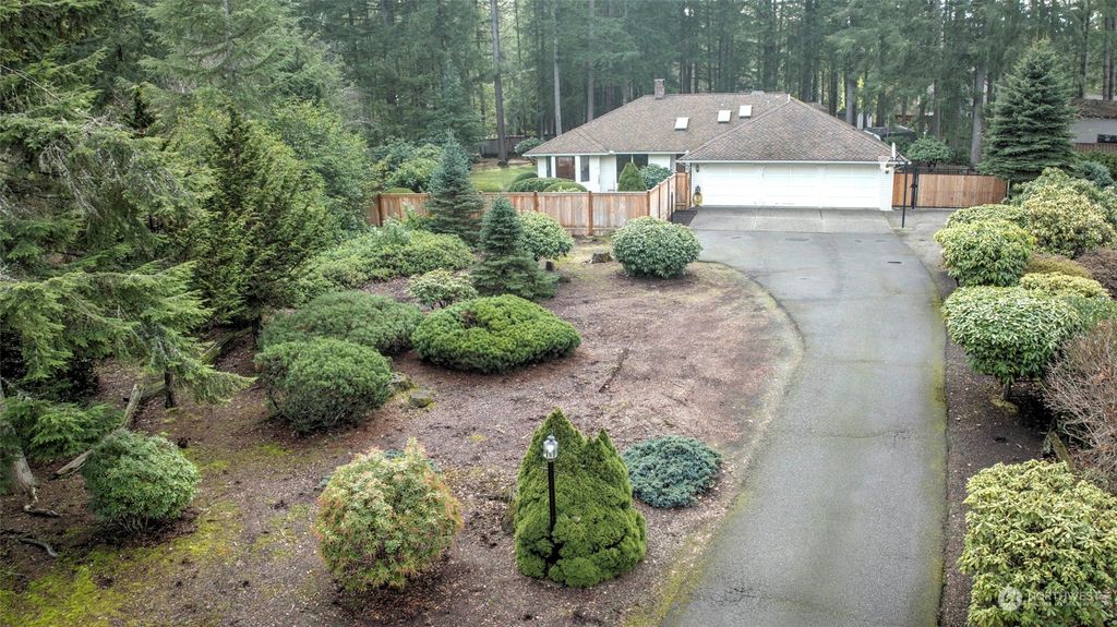 Photo of 17015 SE 323rd Place, Auburn, WA 98092 (MLS # 2034838)