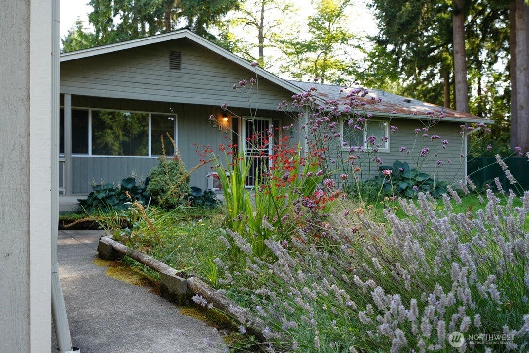 5204 53rd Street W
